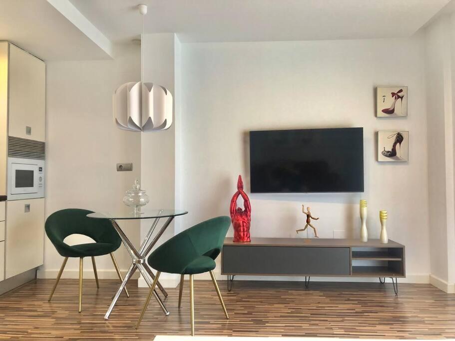 ムルシアApartamento Centrico Con Plaza De Garaje Y Piscinaアパートメント エクステリア 写真